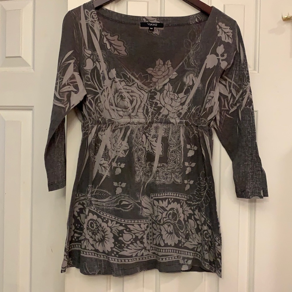 😍 Gorgeous YUKIKO top M *** see last pic by brand tag